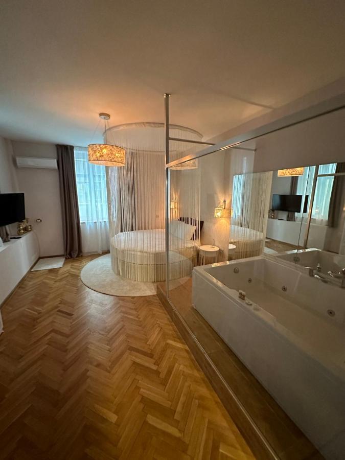 Luxury With Jacuzzi